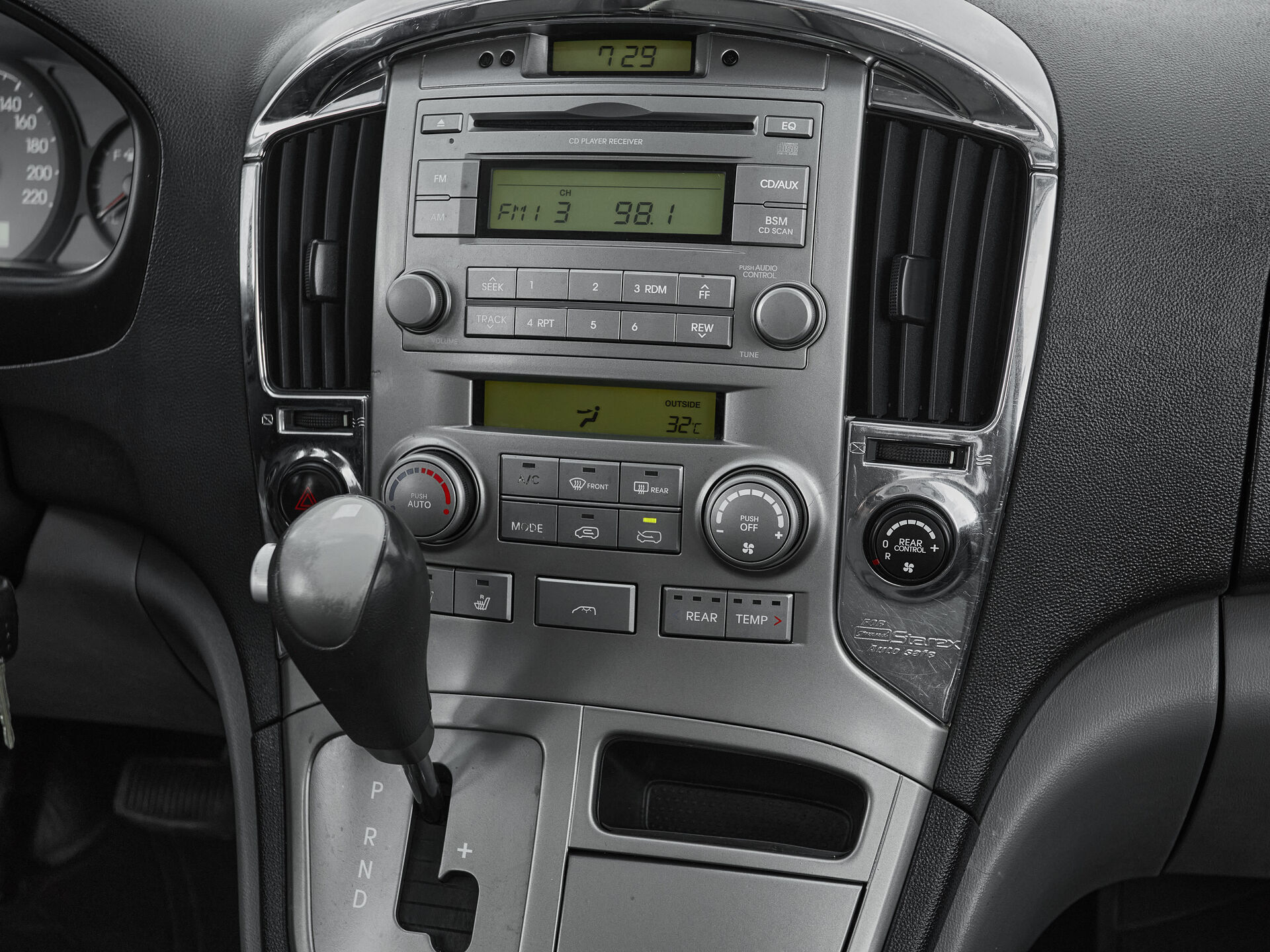 Hyundai Grand Starex