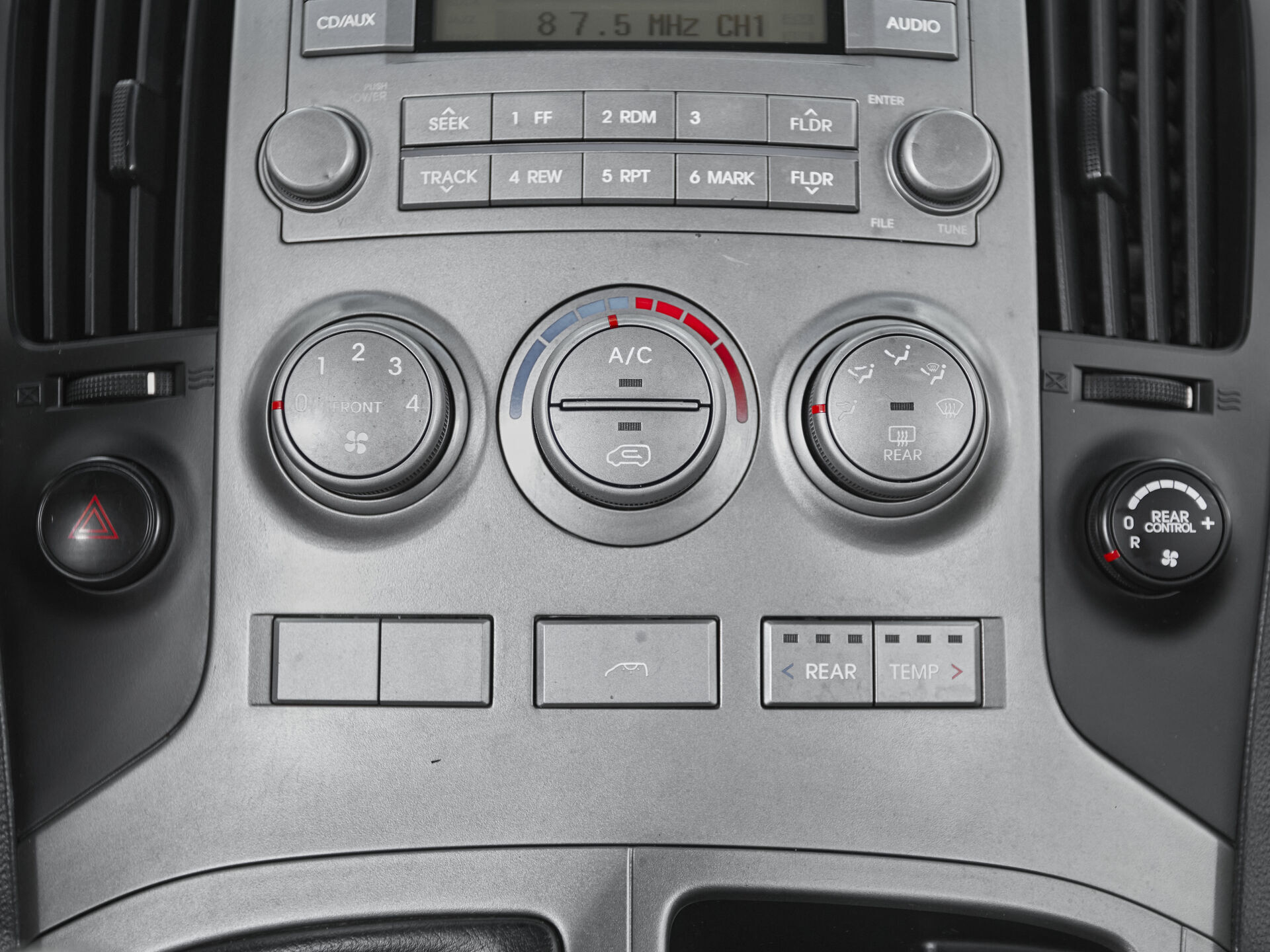 Hyundai H-1