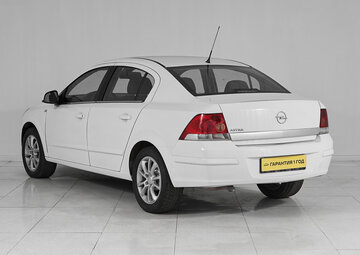 Opel Astra Вид 4
