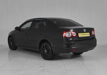 Volkswagen Jetta Вид 4