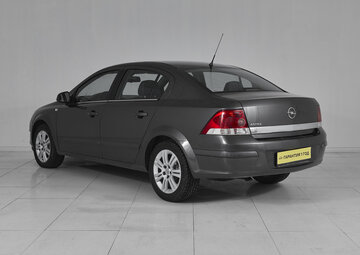 Opel Astra Вид 4