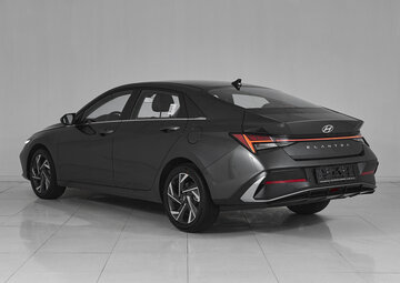 Hyundai Elantra Вид 4
