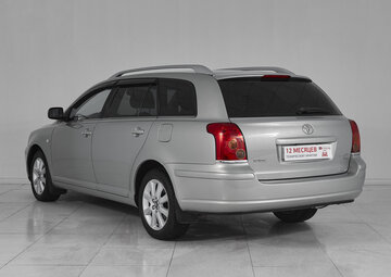 Toyota Avensis Вид 4