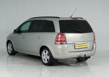 Opel Zafira Вид 4