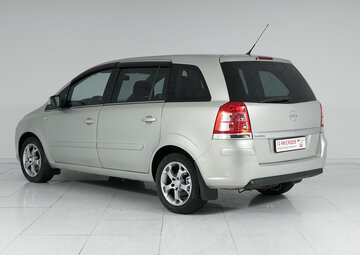 Opel Zafira Вид 2