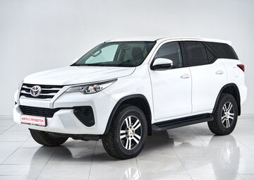 Toyota Fortuner Вид 1