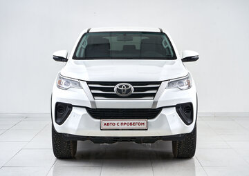 Toyota Fortuner Вид 2