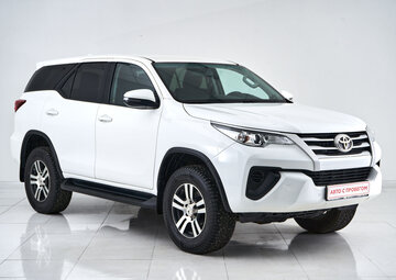 Toyota Fortuner Вид 3