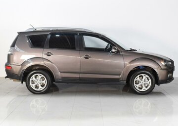 Mitsubishi Outlander Вид 4