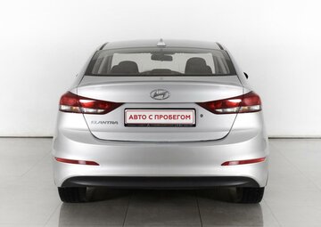 Hyundai Elantra Вид 4