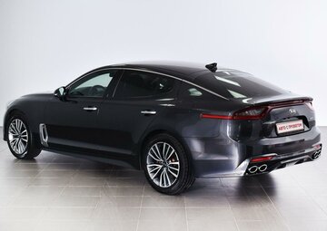 Kia Stinger Вид 3