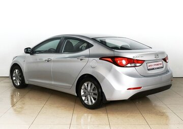 Hyundai Elantra Вид 3