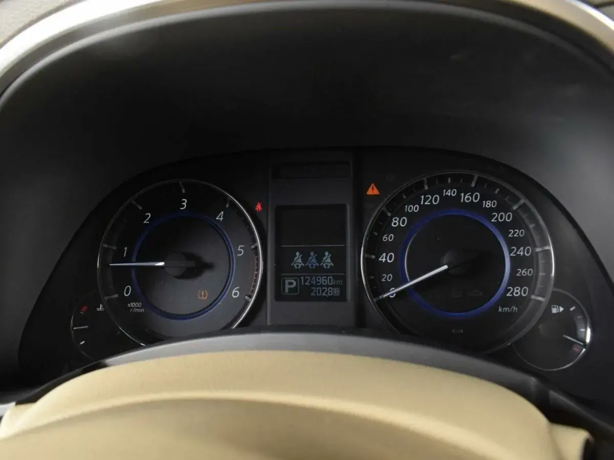 Infiniti QX70