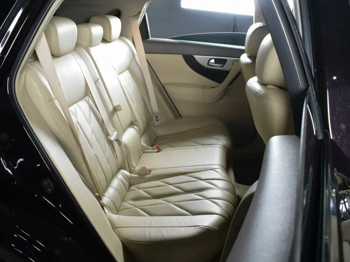 Infiniti QX70