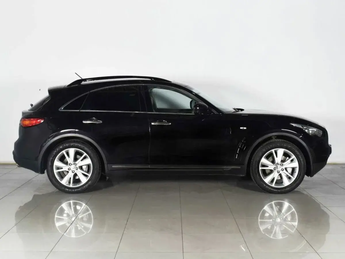 Infiniti QX70