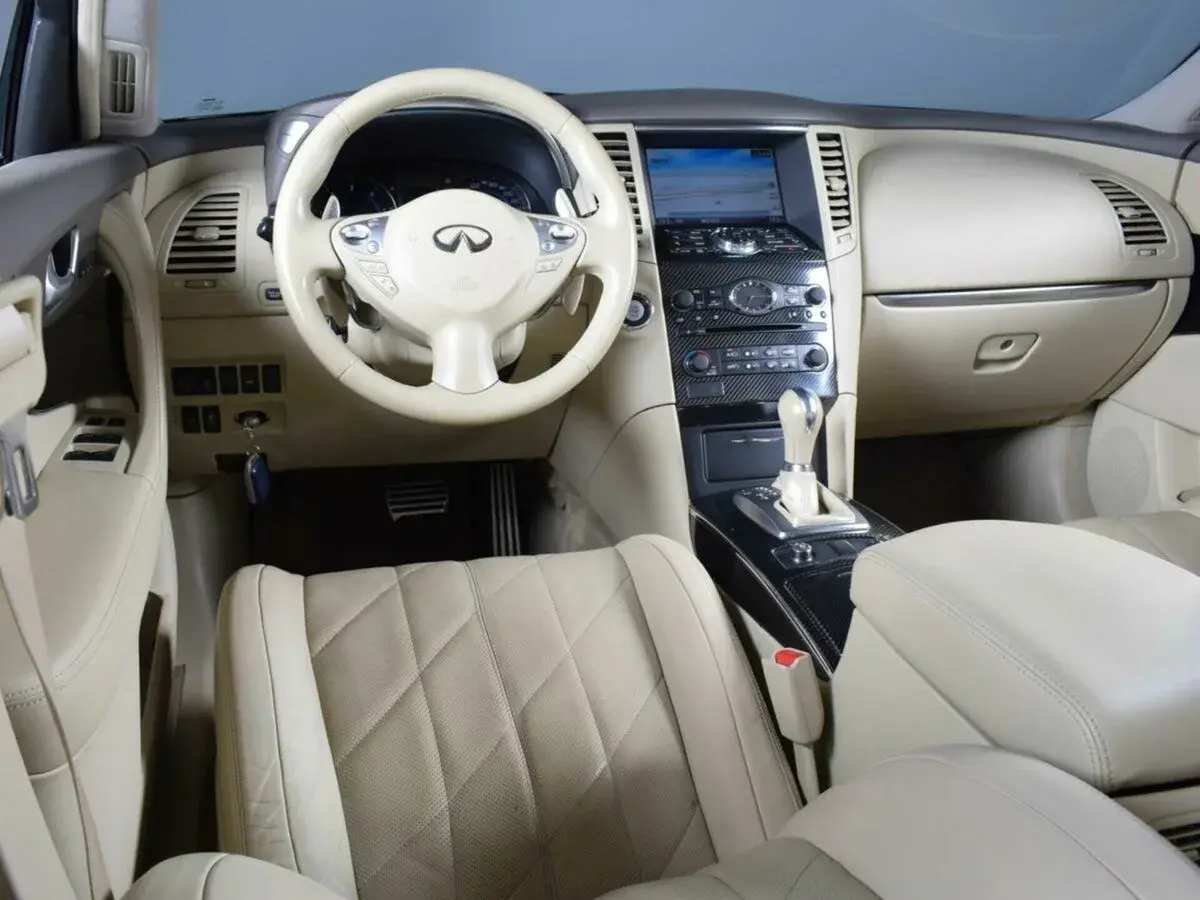 Infiniti QX70