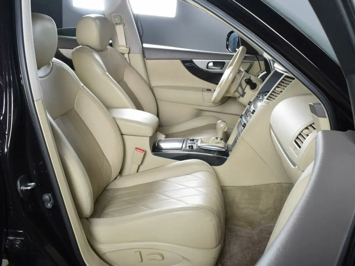 Infiniti QX70