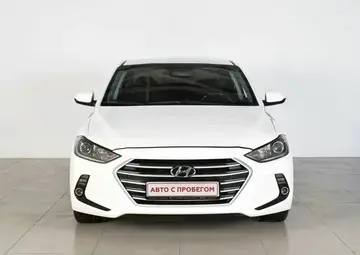 Hyundai Elantra Вид 2