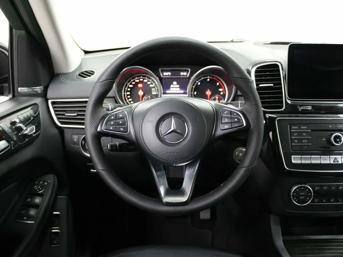 Mercedes benz GLS