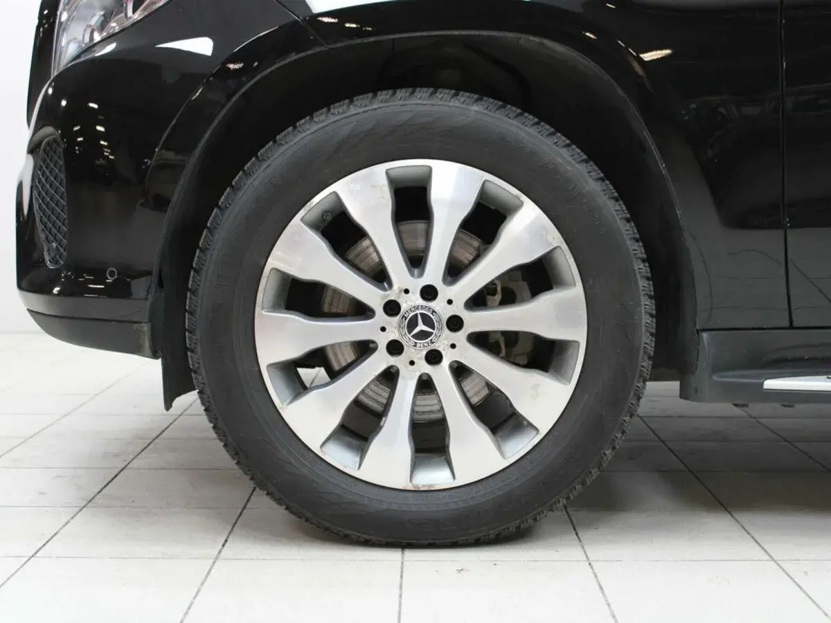 Mercedes benz GLS