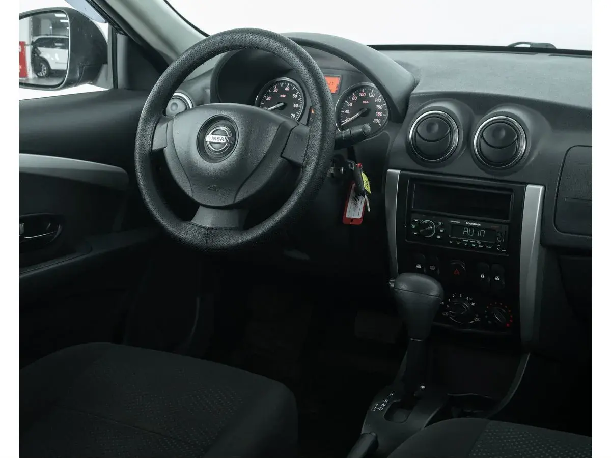 Nissan Almera