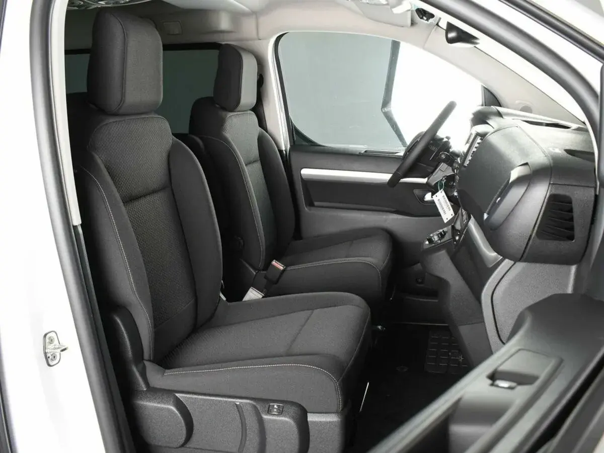 Peugeot Traveller