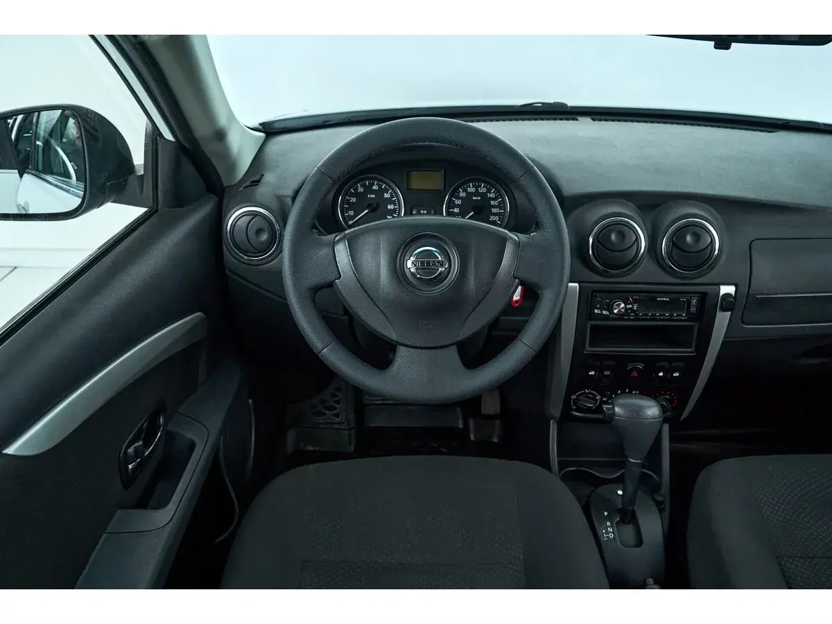 Nissan Almera