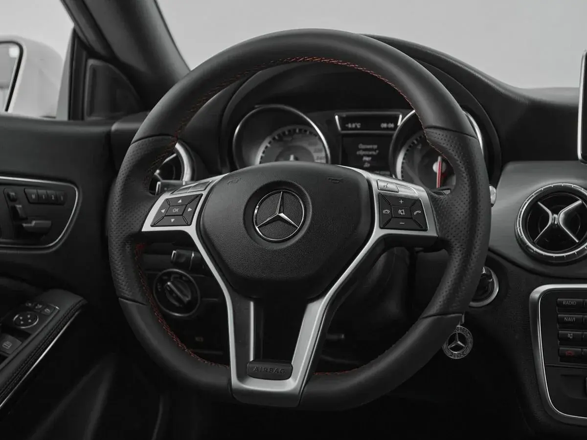 Mercedes benz CLA
