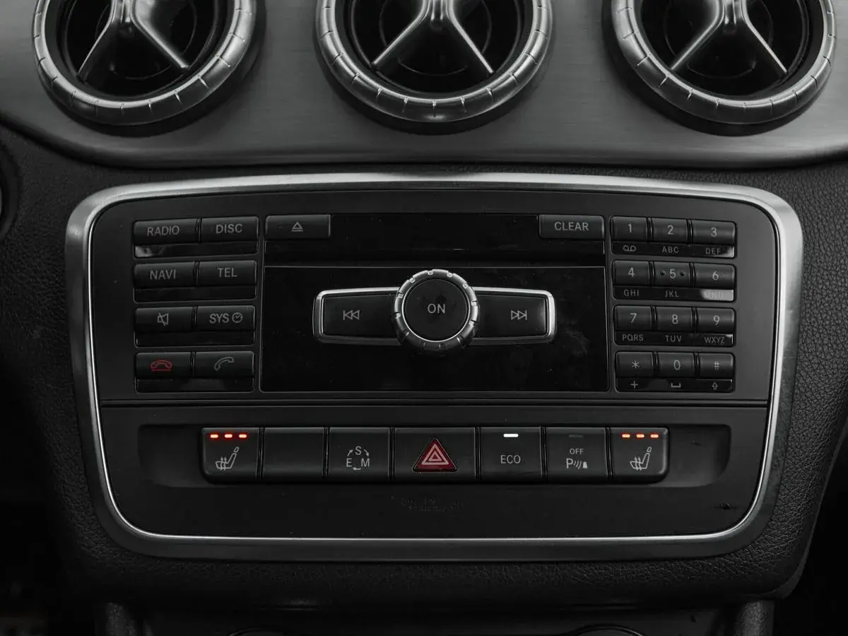 Mercedes benz CLA