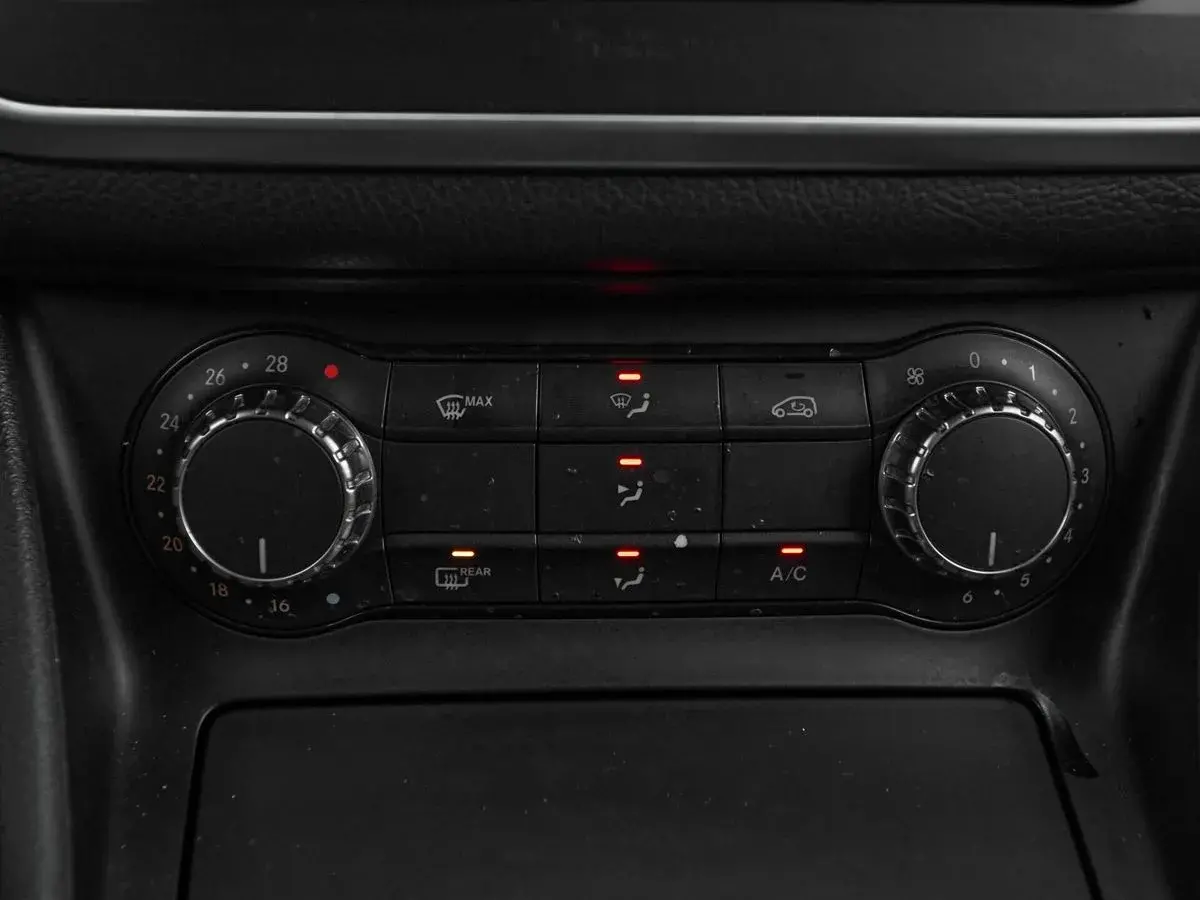 Mercedes benz CLA