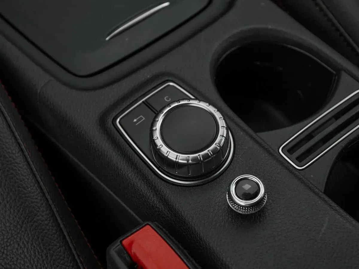 Mercedes benz CLA