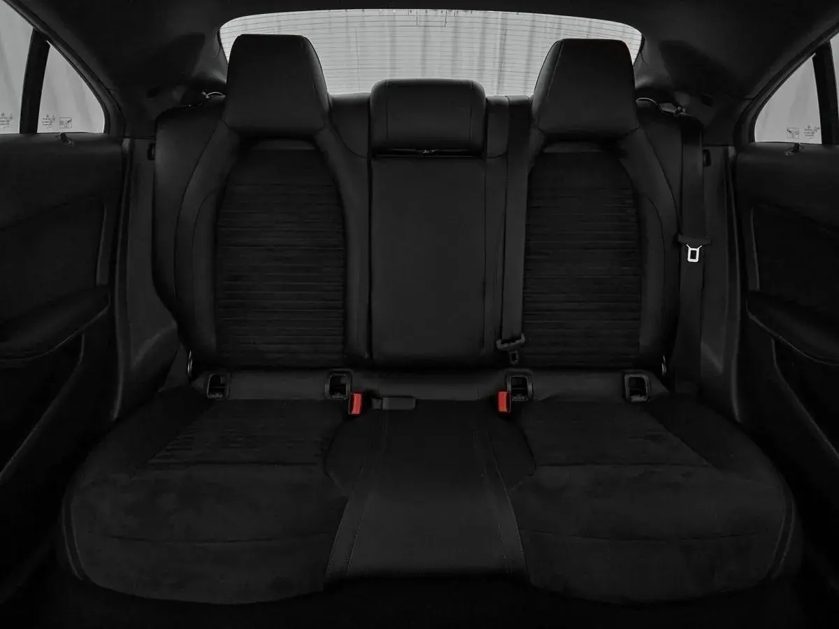 Mercedes benz CLA