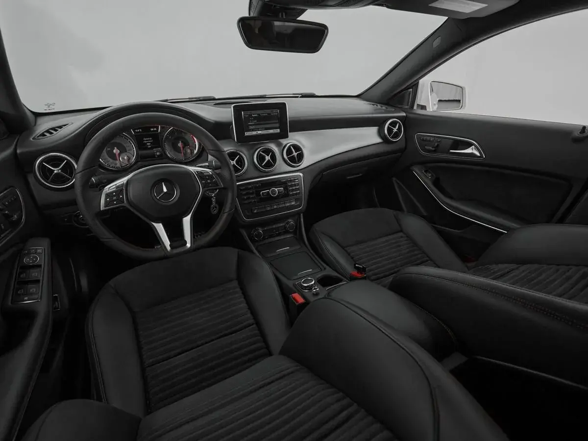 Mercedes benz CLA
