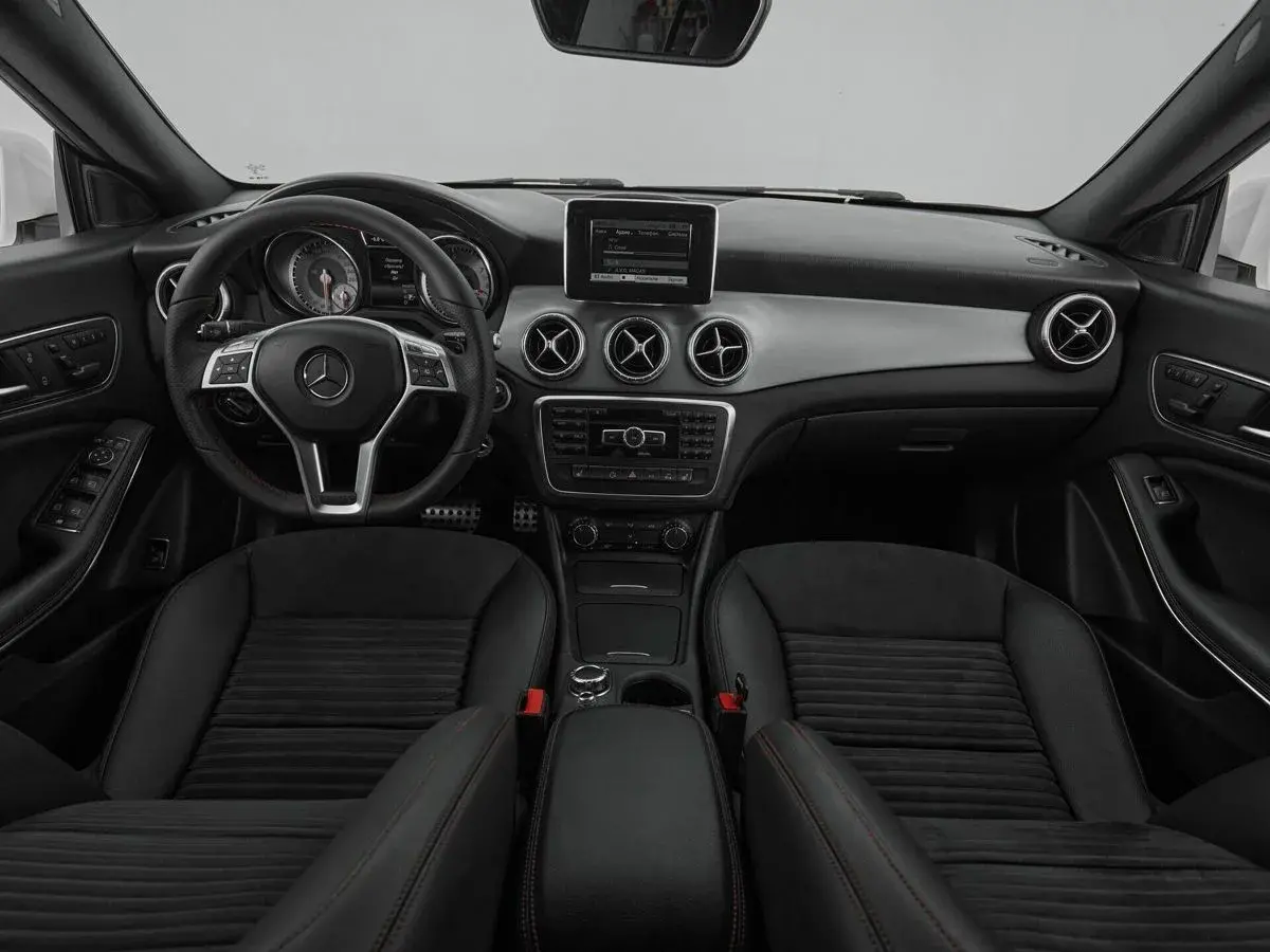 Mercedes benz CLA