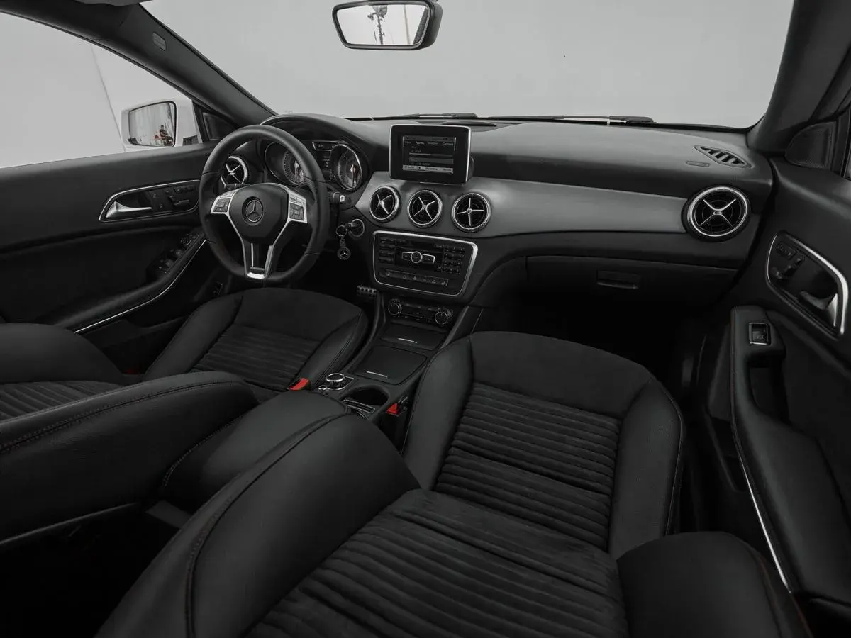 Mercedes benz CLA