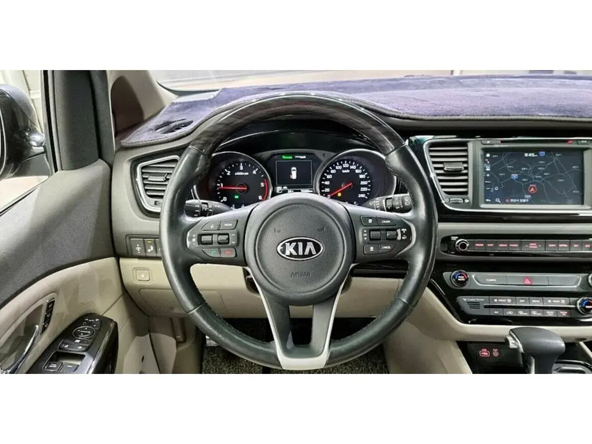 Kia Carnival