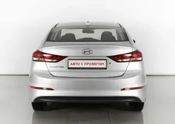 Hyundai Elantra Вид 4