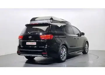 Kia Carnival Вид 3