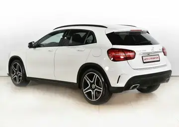 Mercedes benz GLA Вид 3