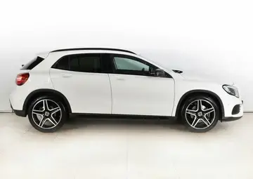 Mercedes benz GLA Вид 4