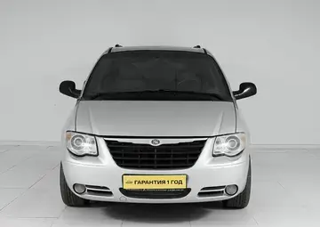 Chrysler Town & Country Вид 2