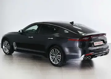 Kia Stinger Вид 3