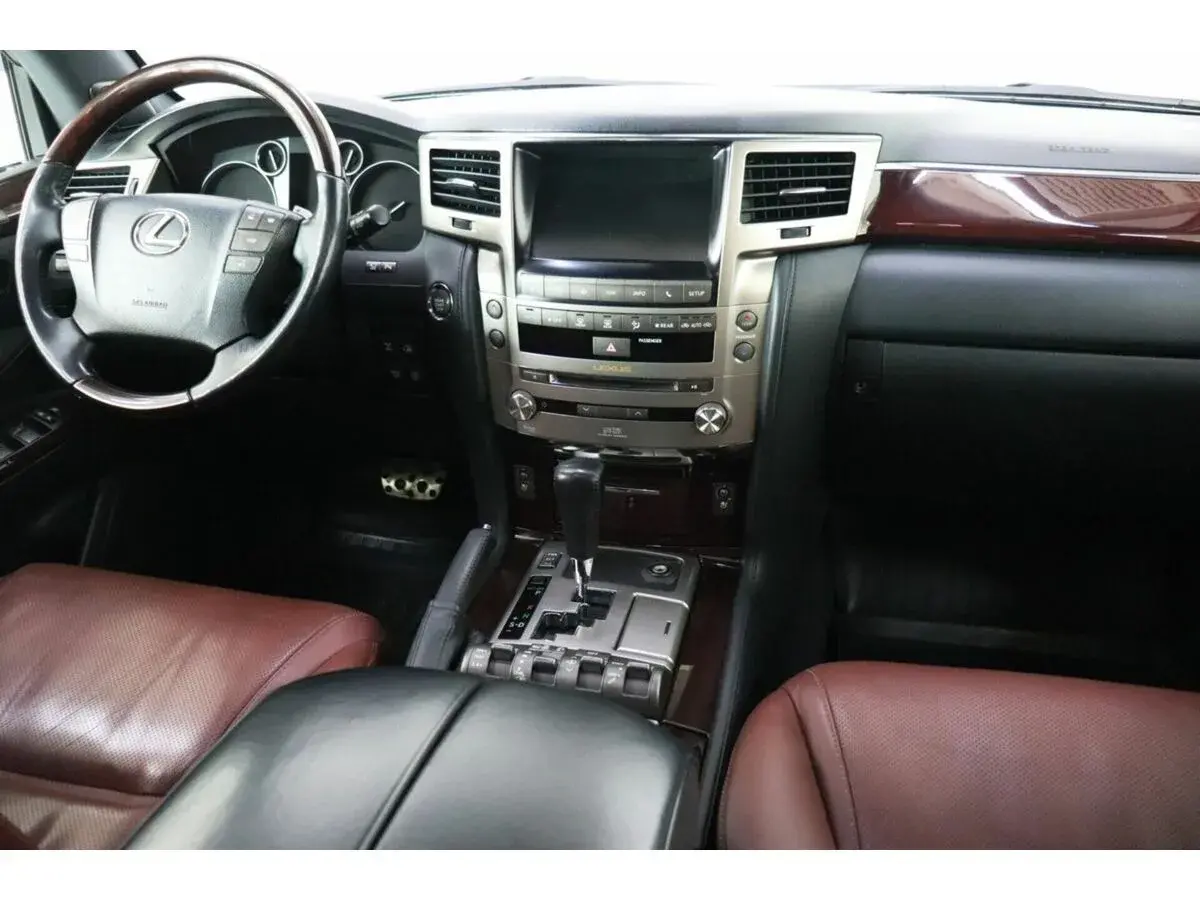 Lexus LX