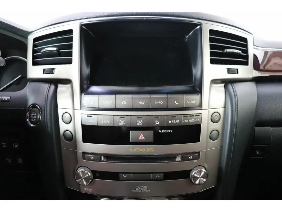 Lexus LX