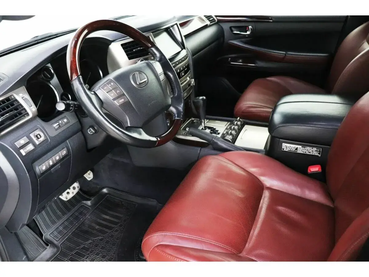 Lexus LX