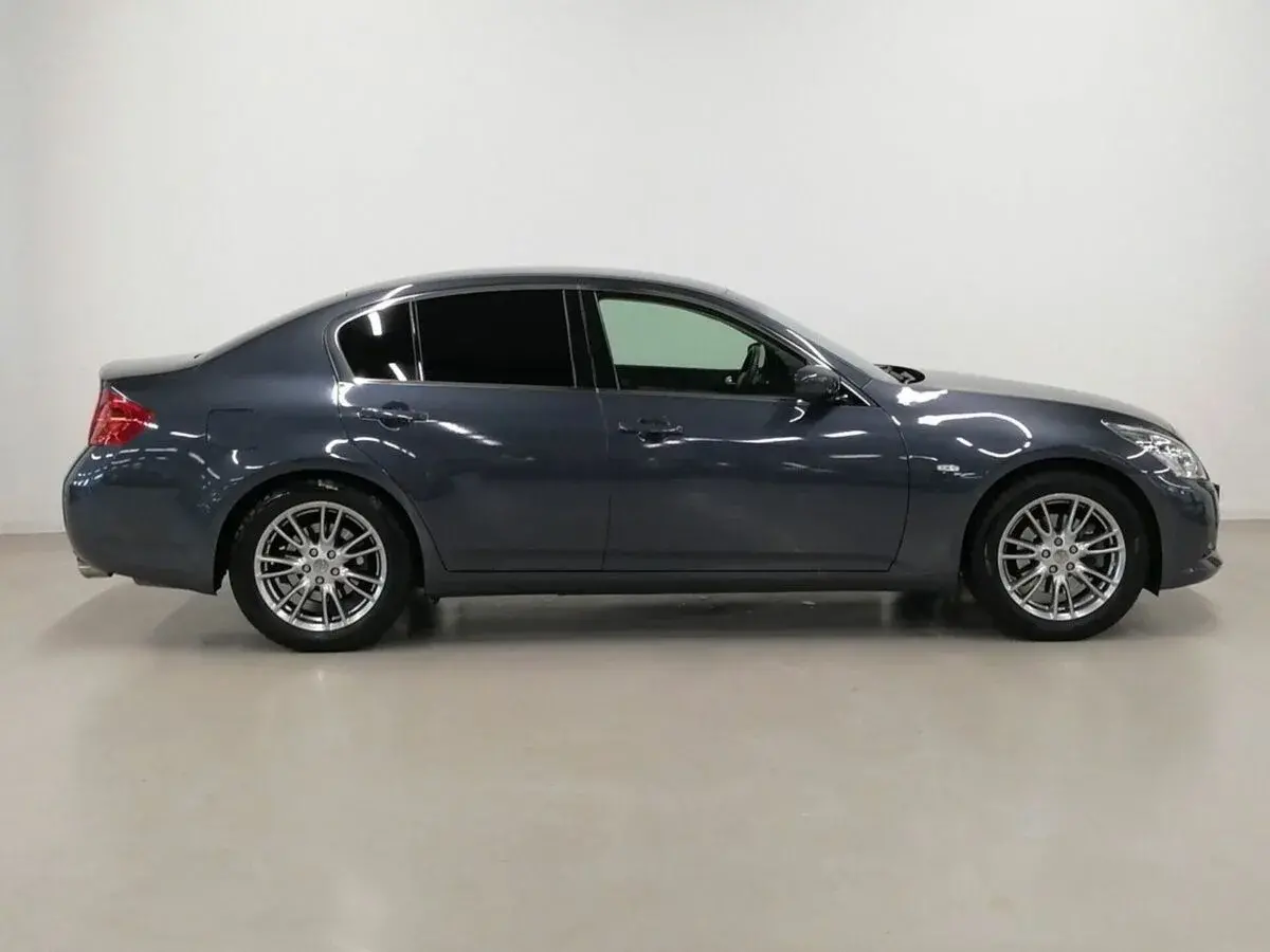 Infiniti G