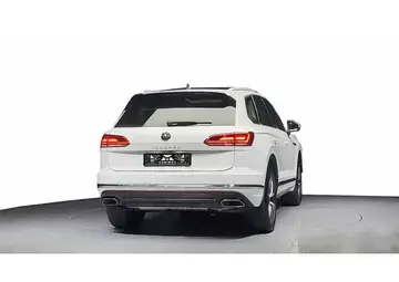 Volkswagen Touareg Вид 4