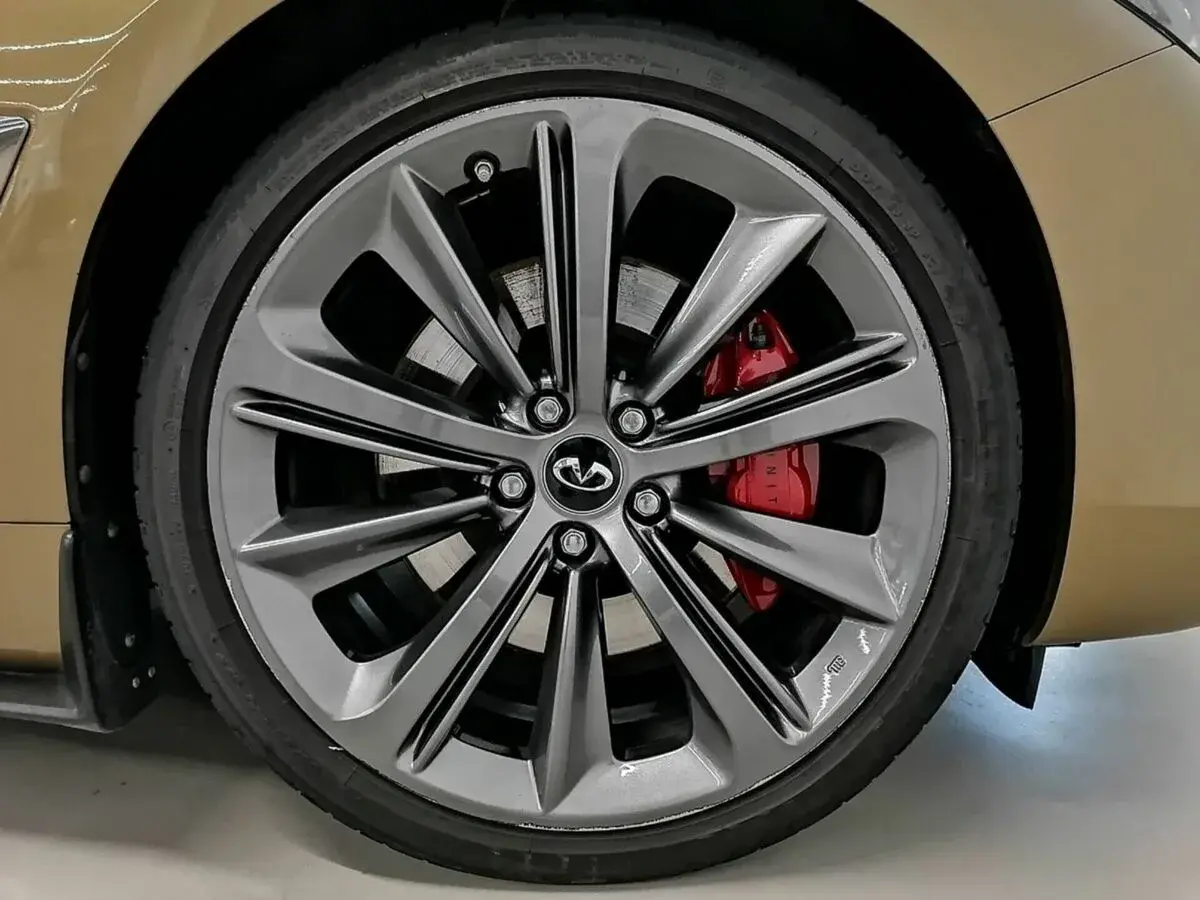 Infiniti Q60