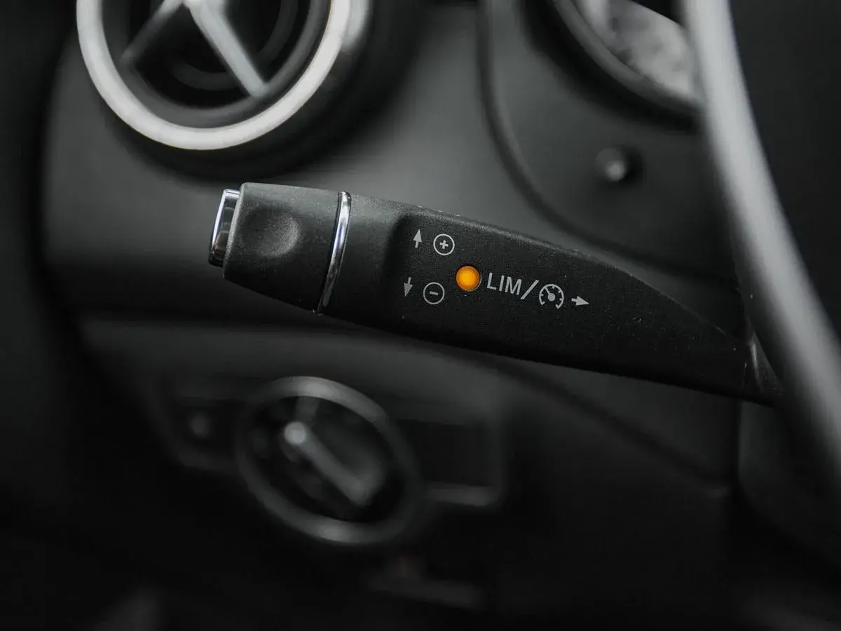 Mercedes benz CLA
