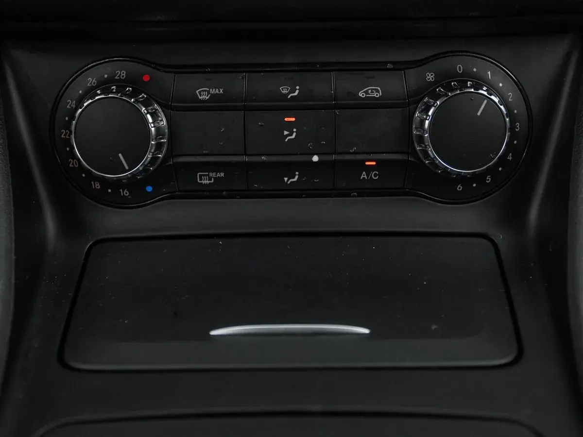 Mercedes benz CLA
